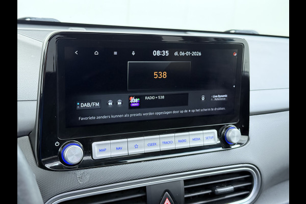 Hyundai Kona EV 64kWh SOH 100% Fase 3 Warmtepomp Leer+Elektr+Verwarmd+Gekoeld! Schuif-/kanteldak Head-Up Display Adap.Cruise Apple Carplay An Keyless Stuurverwarming Blind Spot Monitoring Lane Assist DAB Led Origineel Nederlandse Auto Super compleet! € 46000 nieuw
