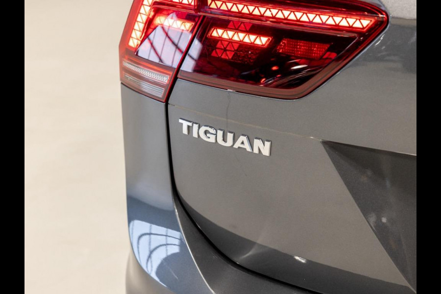 Volkswagen Tiguan 2.0 TSI 4Motion 2x R-line / 220pk / Leder / Pano / Led / Head-up / Virtual Cockpit / 360 camera