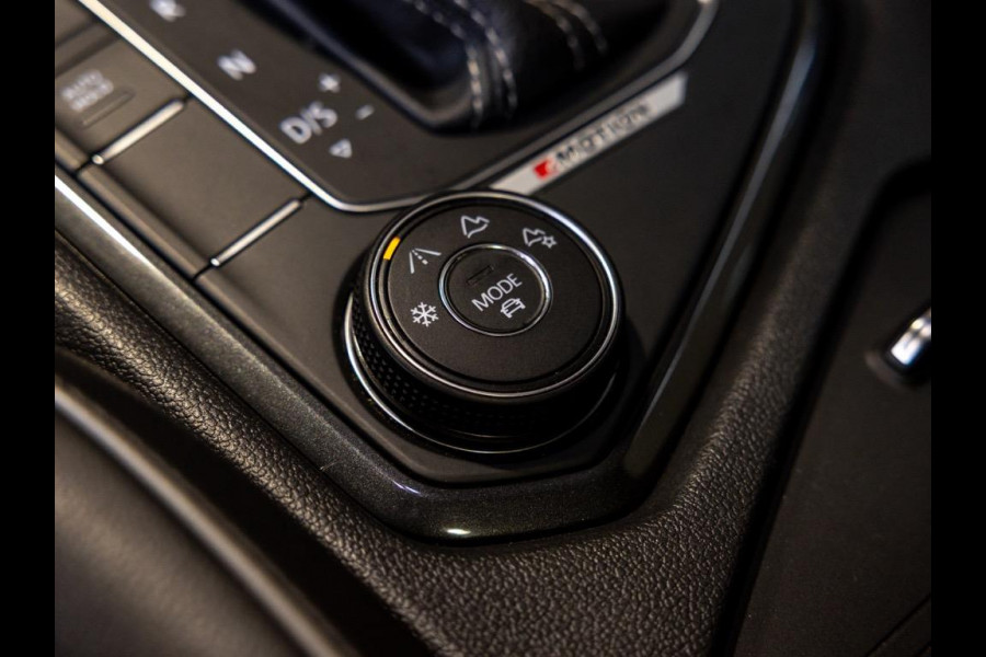 Volkswagen Tiguan 2.0 TSI 4Motion 2x R-line / 220pk / Leder / Pano / Led / Head-up / Virtual Cockpit / 360 camera