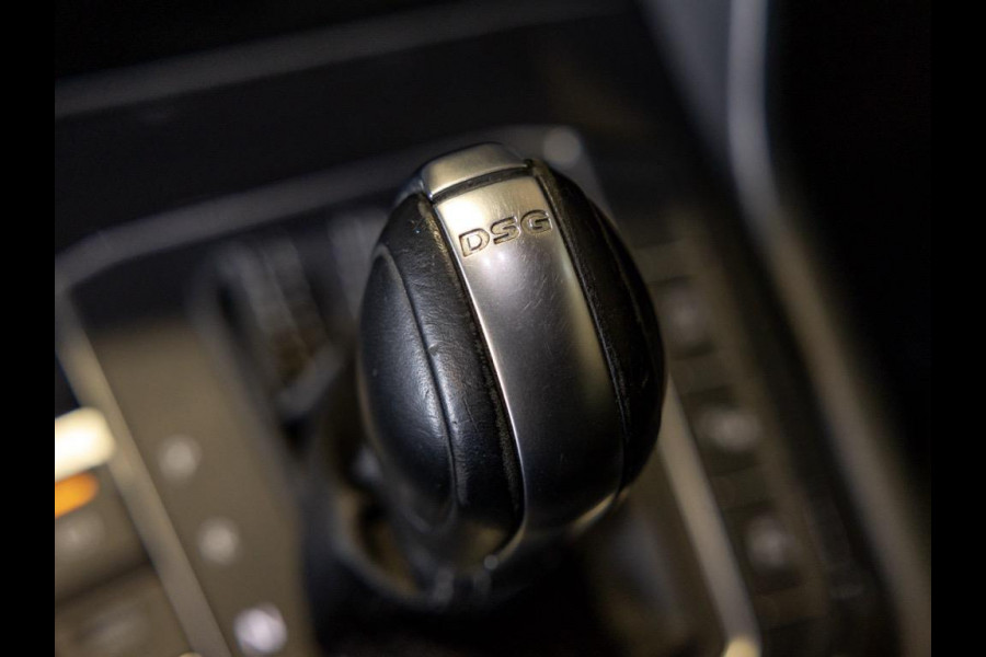 Volkswagen Tiguan 2.0 TSI 4Motion 2x R-line / 220pk / Leder / Pano / Led / Head-up / Virtual Cockpit / 360 camera