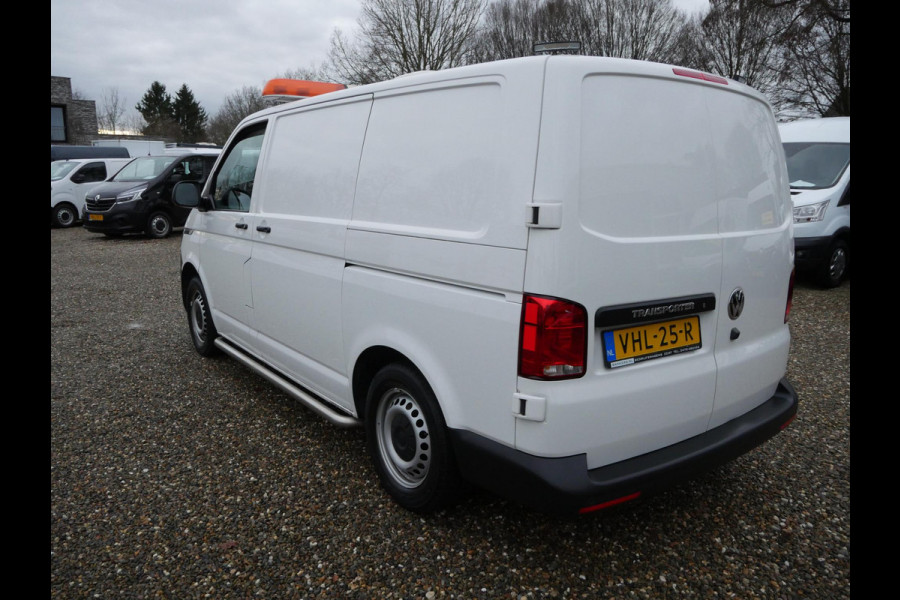 Volkswagen Transporter 2.0 TDI 150PK, L1H1, DSG-automaat, Airco, 2 x Schuifdeur, Dierenambulance-inrichting, Hondenvervoer