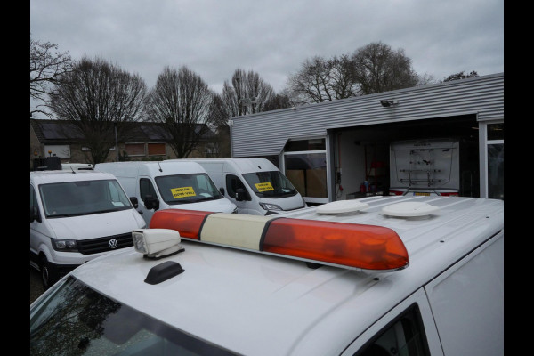 Volkswagen Transporter 2.0 TDI 150PK, L1H1, DSG-automaat, Airco, 2 x Schuifdeur, Dierenambulance-inrichting, Hondenvervoer