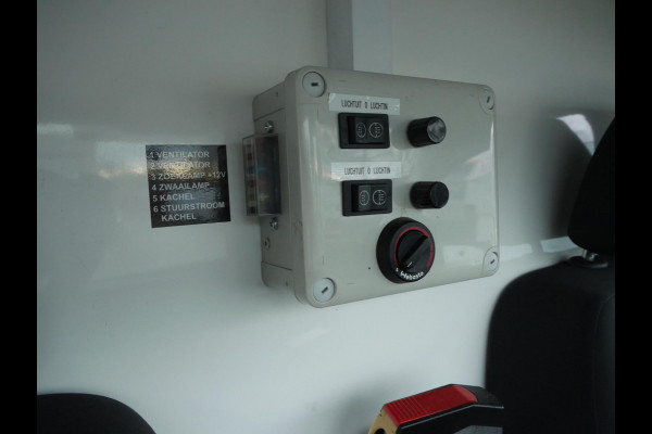 Volkswagen Transporter 2.0 TDI 150PK, L1H1, DSG-automaat, Airco, 2 x Schuifdeur, Dierenambulance-inrichting, Hondenvervoer