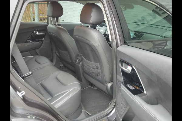 Kia e-Niro ExecutiveLine 64kWh Leer Elek.Stoel+Memory Warmtepomp Pdc Navi Ecc Camera Apple Carplay Android Auto Stoelverwarming+Koeling Stuurverwarming Lmv Privacy Glas DAB Vess Lane Assist Blind Spot 1e Eigenaar Origineel Nederlandse Auto Zeer compleet!