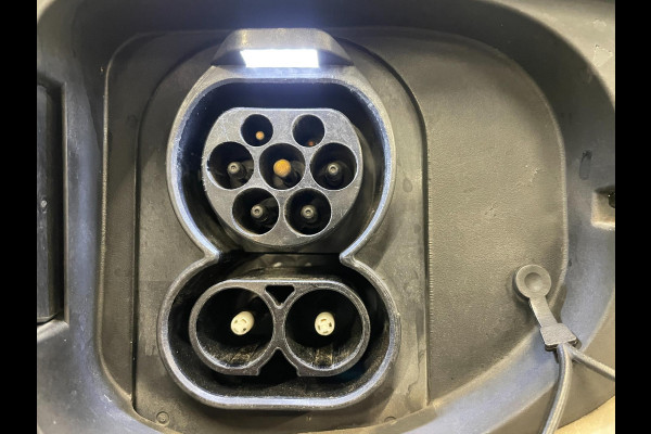 Kia e-Niro DynamicLine 64 kWh|93,6% SOH|NW LOGO|FACELIFT|3-FASE|1/2 LEDER|ACC|CARPLAY|CAMERA|STOELVERW|IN. BTW|1e EIG|NL-AUTO|NAP|