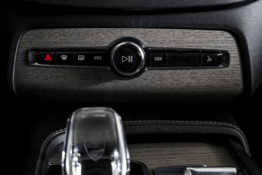 Volvo XC90 2.0 T8 Recharge AWD Inscription Exclusive Orig. NL | Luchtvering | Running Boards | Elek. Trekhaak | S/K-Panodak | Head-Up | Adapt. Cruise | Stuur-+Stoelverwarming+Ventilatie | Harman/Kardon | 360 Camera | NAV + App Connect | Dascam | LM 20''