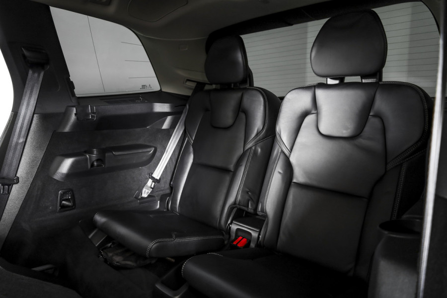 Volvo XC90 2.0 T8 Recharge AWD Inscription Exclusive Orig. NL | Luchtvering | Running Boards | Elek. Trekhaak | S/K-Panodak | Head-Up | Adapt. Cruise | Stuur-+Stoelverwarming+Ventilatie | Harman/Kardon | 360 Camera | NAV + App Connect | Dascam | LM 20''