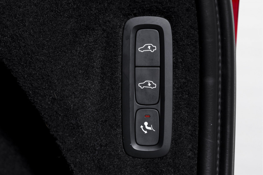 Volvo XC90 2.0 T8 Recharge AWD Inscription Exclusive Orig. NL | Luchtvering | Running Boards | Elek. Trekhaak | S/K-Panodak | Head-Up | Adapt. Cruise | Stuur-+Stoelverwarming+Ventilatie | Harman/Kardon | 360 Camera | NAV + App Connect | Dascam | LM 20''