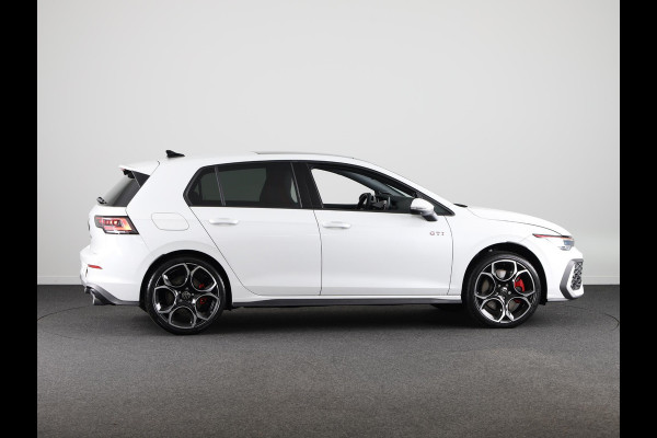 Volkswagen Golf GTI 2.0 195 kW / 265 pk TSI Hatchback 7 versn. DSG | Verlengde garantie | Panoramadak | Head up Display | Harman Kardon |