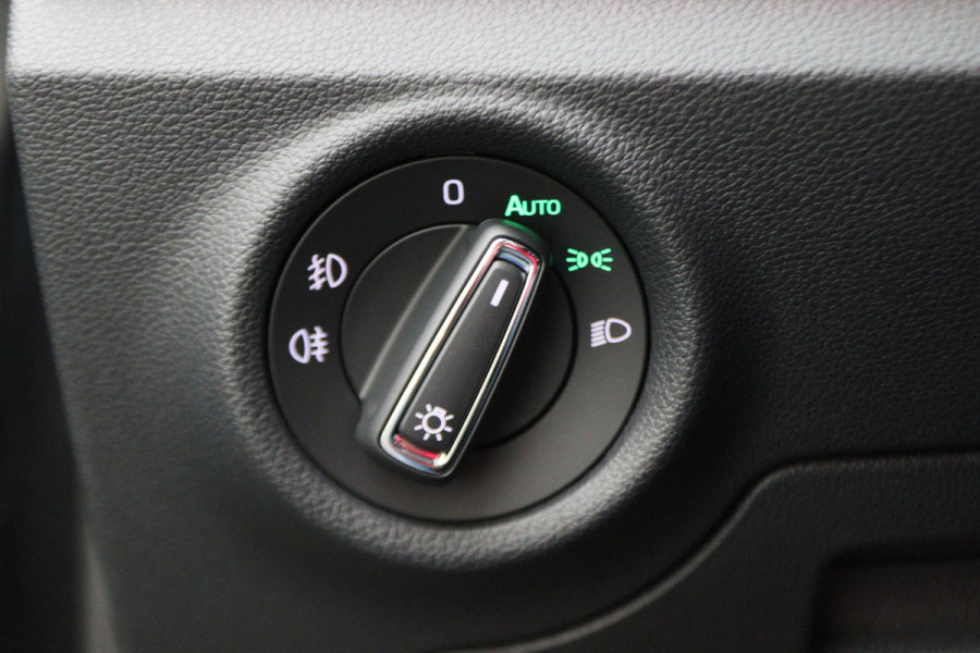 Škoda SCALA 1.0 TSI DSG Sport Business Panoramadak, Camera, ACC, Apple Carplay, Gebarenbesturing, LED, 17''