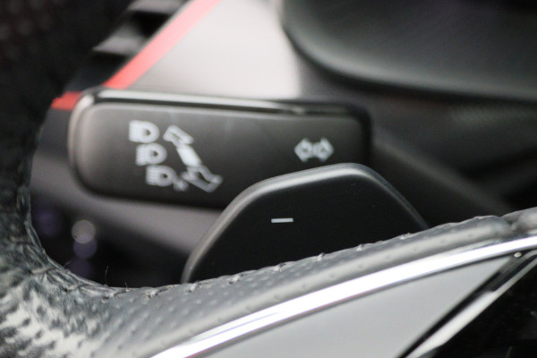 Škoda SCALA 1.0 TSI DSG Sport Business Panoramadak, Camera, ACC, Apple Carplay, Gebarenbesturing, LED, 17''