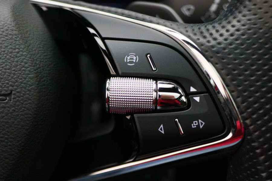 Škoda SCALA 1.0 TSI DSG Sport Business Panoramadak, Camera, ACC, Apple Carplay, Gebarenbesturing, LED, 17''