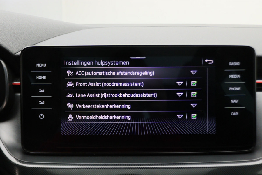 Škoda SCALA 1.0 TSI DSG Sport Business Panoramadak, Camera, ACC, Apple Carplay, Gebarenbesturing, LED, 17''