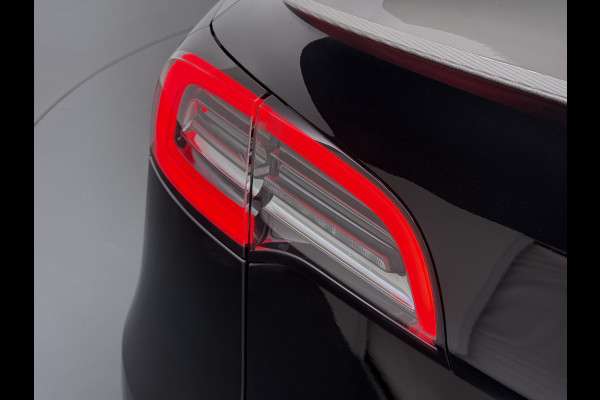 Tesla Model Y Performance 535pk AWD 75kWh SOH 95% Warmtepomp Panoramadak Navi Ecc Leder Lmv 21" Keyless Led Elek.Achterklep Memory Stoel+Stuurverwarming AMD-Ryzen­™-Processor 1e Eigenaar Origineel Nederlandse Auto Fabrieksgarantie tot 14-12-2027 Batterij en Motorgarantie tot 14-12-2031/192.000km