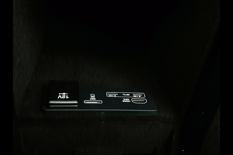 Land Rover Range Rover Velar 3.0 V6 AWD R-Dynamic HSE(Dealer OnderH, Panorama, Trekhaak, Carplay, Camera, StoelV, Cruise Con, Etc)