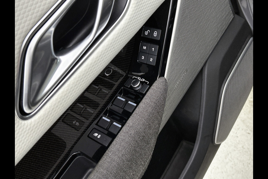 Land Rover Range Rover Velar 3.0 V6 AWD R-Dynamic HSE(Dealer OnderH, Panorama, Trekhaak, Carplay, Camera, StoelV, Cruise Con, Etc)