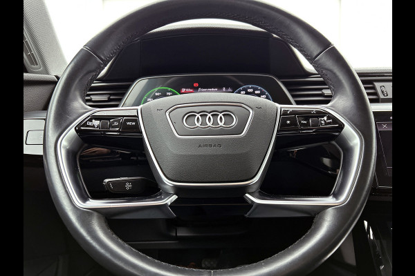 Audi e-tron 55 quattro Business edition 95 kWh (TREKHAAK AFNEEMBAAR, ELEKT. STOELEN, NAVIGATIE, CAMERA, 1e EIGENAAR)