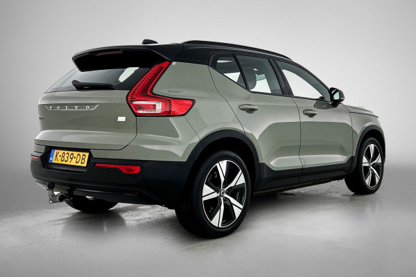 Volvo XC40 Recharge P8 AWD R-Design (PANORAMADAK, STOELVERWARMING, ELEKT. WEGKLAPBARE TREKHAAK, STUURVERWARMING, CAMERA)