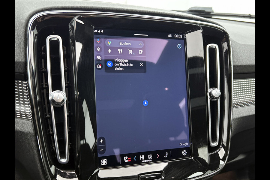 Volvo XC40 Recharge P8 AWD R-Design (PANORAMADAK, STOELVERWARMING, ELEKT. WEGKLAPBARE TREKHAAK, STUURVERWARMING, CAMERA)