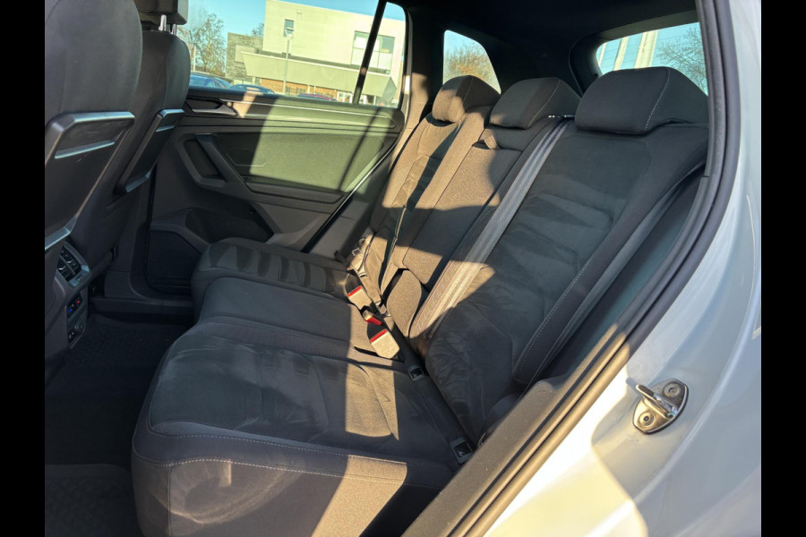 Volkswagen Tiguan 1.5 TSI ACT Highline Business R 150pk | Adapt. Cruise | CarPlay/Android Auto | Elektr. Achterklep | AllSeason