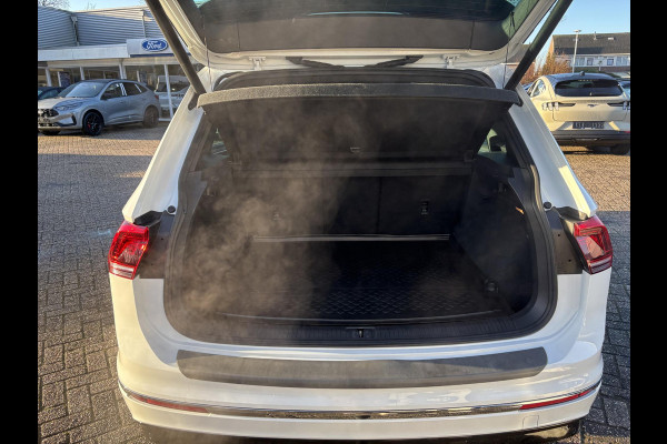 Volkswagen Tiguan 1.5 TSI ACT Highline Business R 150pk | Adapt. Cruise | CarPlay/Android Auto | Elektr. Achterklep | AllSeason
