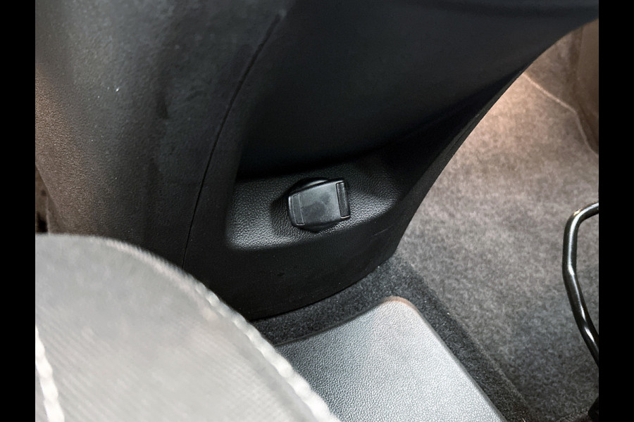 Renault Scénic 1.3 TCe Limited (NAVIGATIE, STOELVERWARMING, TREKHAAK, PDC, CAMERA, GOED ONDERHOUDEN)