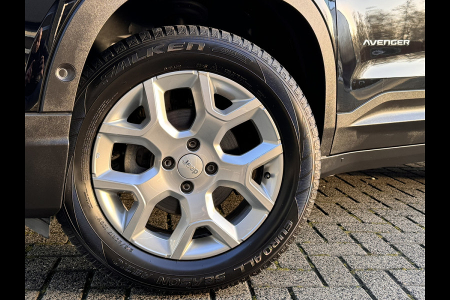 Jeep Avenger 1.2 Altitude | Stoelverwarming | Parkeersensoren voor en achter | Apple/Android CarPlay