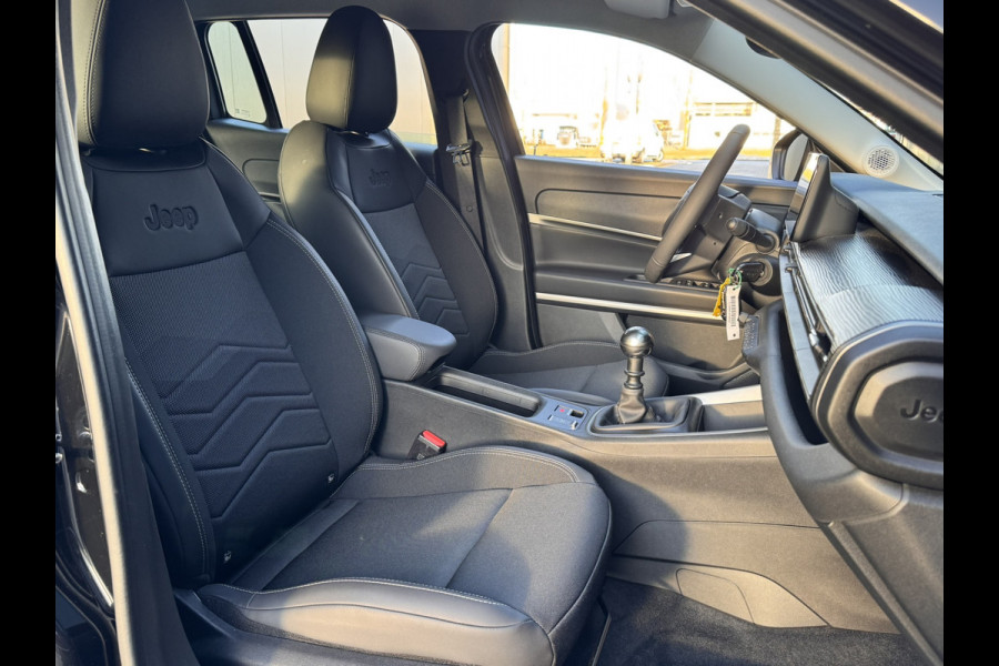 Jeep Avenger 1.2 Altitude | Stoelverwarming | Parkeersensoren voor en achter | Apple/Android CarPlay