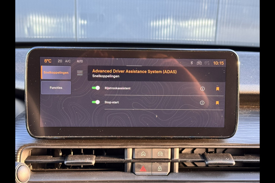 Jeep Avenger 1.2 Altitude | Stoelverwarming | Parkeersensoren voor en achter | Apple/Android CarPlay
