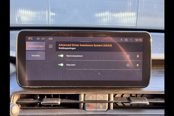 Jeep Avenger 1.2 Altitude | Stoelverwarming | Parkeersensoren voor en achter | Apple/Android CarPlay