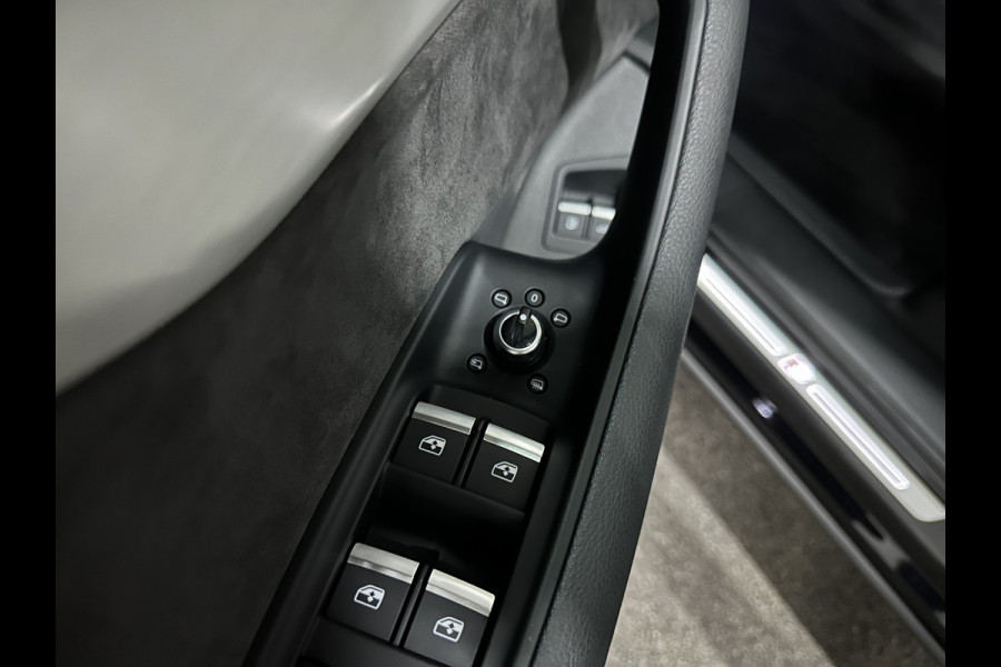 Audi Q7 55 TFSI e S-Line | Panorama | Leder | Luchtvering | LED-Matrix | Keyless-Go | 22 inch | Memory | Stoelverwarming V+A | Camera | Virtual-Cockpit | 3-Zone Clima | Draadloos Laden | Standkachel | Getint Glas |