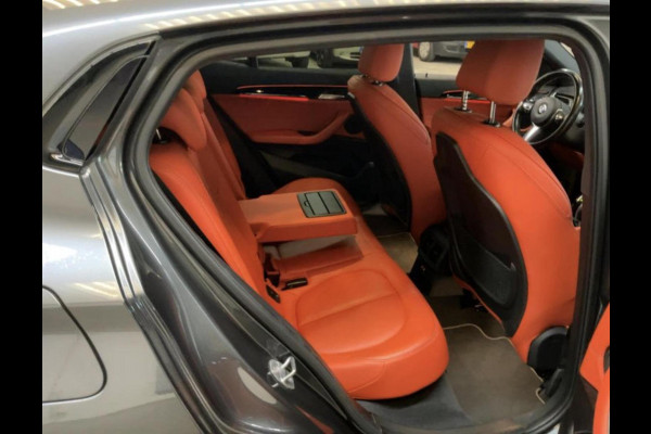 BMW X2 sDrive20i M-sport Automaat | Panoramadak | Adaptieve cruise control | DAB radio | LED verlichting | Rode leren bekleding | Getin