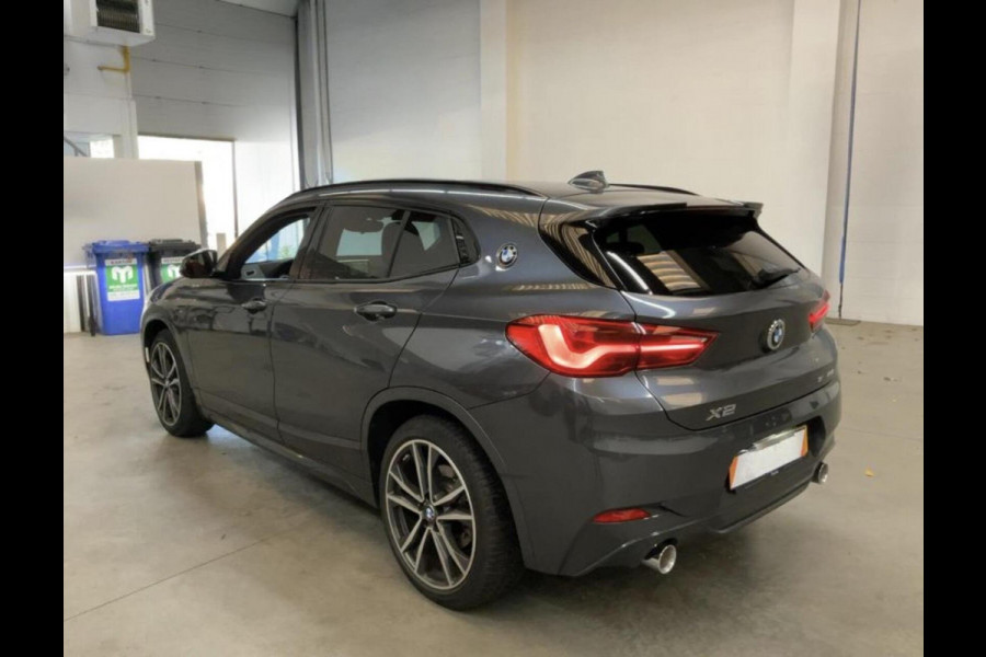 BMW X2 sDrive20i M-sport Automaat | Panoramadak | Adaptieve cruise control | DAB radio | LED verlichting | Rode leren bekleding | Getin
