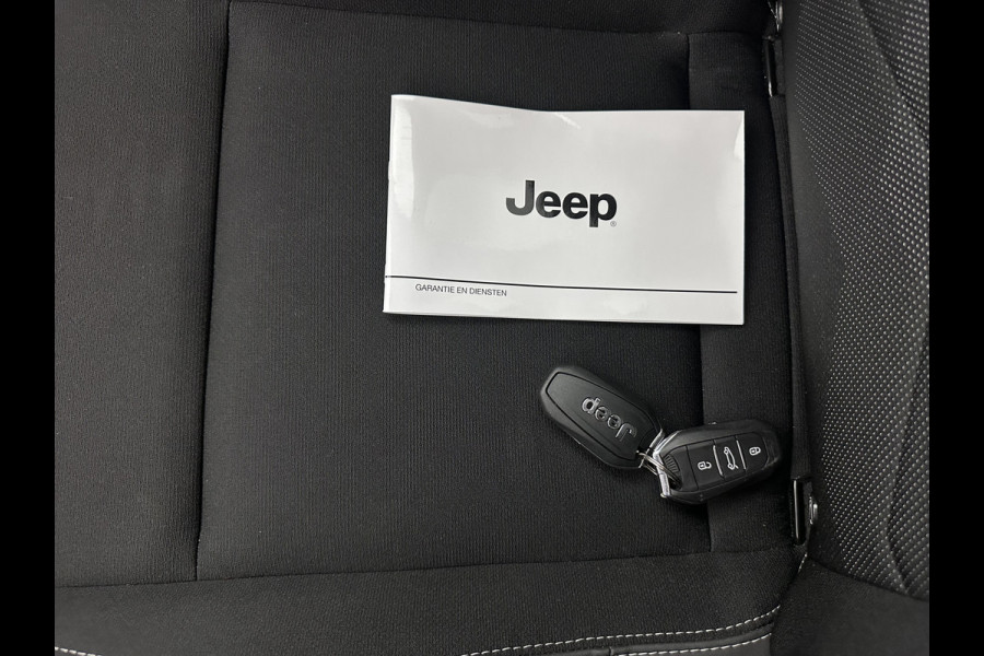 Jeep Avenger Summit 54 kWh [ 3-Fase ] {SOH-95%} (INCL-BTW) *HEATPUMP | LEATHER-MICROFIBRE | FULL-LED | ADAPTIVE-CRUISE | BLIND-SPOT | CAMERA | DIGI-COCKPIT | NAVI-FULLMAP | HEATED-COMFORTSEATS | ECC | AMBIENT-LIGHT | PDC | CARPLAY | CRUISE