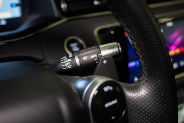 Land Rover Range Rover Evoque 2.0 P200 AWD R-Dynamic HSE 200PK | Pano | Sfeer | Keyless | Meridian | 12 MND Garantie