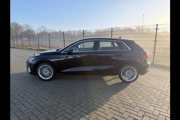 Audi A3 Sportback 30 TFSI Business edition | 1ste Eigenaar | Sportstoelen | Carplay | PDC