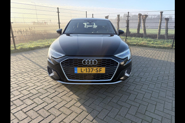 Audi A3 Sportback 30 TFSI Business edition | 1ste Eigenaar | Sportstoelen | Carplay | PDC