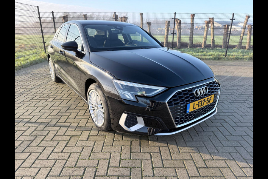 Audi A3 Sportback 30 TFSI Business edition | 1ste Eigenaar | Sportstoelen | Carplay | PDC