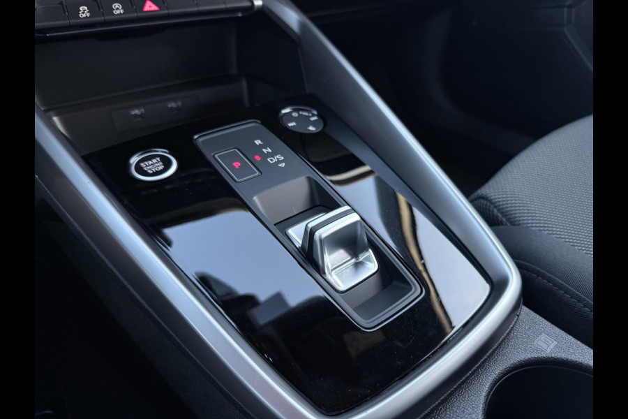 Audi A3 Sportback 30 TFSI Business edition | 1ste Eigenaar | Sportstoelen | Carplay | PDC