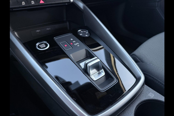 Audi A3 Sportback 30 TFSI Business edition | 1ste Eigenaar | Sportstoelen | Carplay | PDC