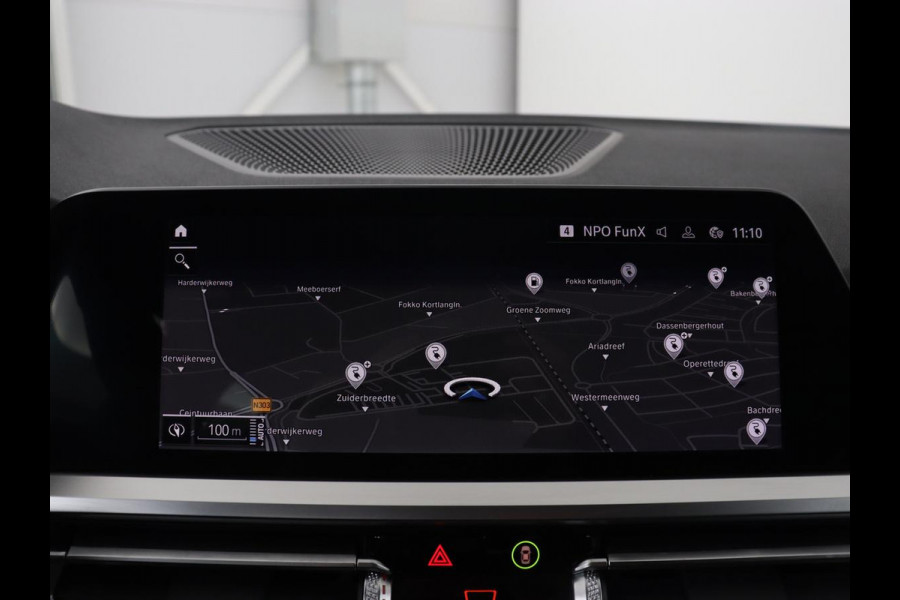 BMW 3-serie 320e M Sport | Leder | Adaptive cruise | Stoelverwarming | Camera | Keyless | Carplay | Sportstoelen | Live Cockpit | Navigatie | Full LED | PHEV | Plug In