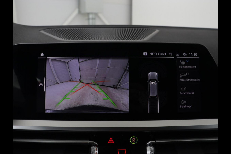 BMW 3-serie 320e M Sport | Leder | Adaptive cruise | Stoelverwarming | Camera | Keyless | Carplay | Sportstoelen | Live Cockpit | Navigatie | Full LED | PHEV | Plug In