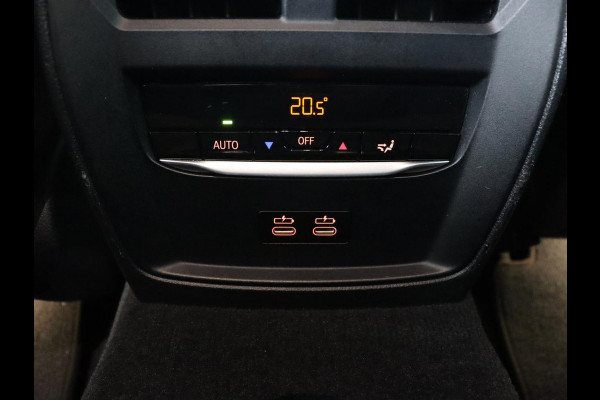 BMW 3-serie 320e M Sport | Leder | Adaptive cruise | Stoelverwarming | Camera | Keyless | Carplay | Sportstoelen | Live Cockpit | Navigatie | Full LED | PHEV | Plug In