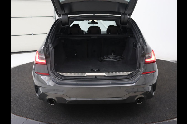 BMW 3-serie 320e M Sport | Leder | Adaptive cruise | Stoelverwarming | Camera | Keyless | Carplay | Sportstoelen | Live Cockpit | Navigatie | Full LED | PHEV | Plug In