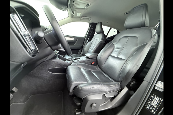 Volvo XC40 2.0 T5 AWD AUT-8 Leer-Contour+verwarmd Intro-Edition Adap.Cruise Camera Apple Carplay Navi Ecc DAB Pdc Intro Edition Keyless Lmv 19" Elek.Achterklep Lane Keeping BLIS Cross Traffic Alert Road Sign Info Pilot Assist Zeer complete unieke XC40 € 60.000 nieuw! 2.100kg trekvermogen!