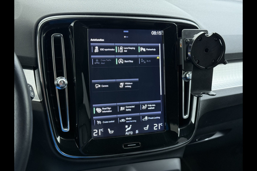 Volvo XC40 2.0 T5 AWD AUT-8 Leer-Contour+verwarmd Intro-Edition Adap.Cruise Camera Apple Carplay Navi Ecc DAB Pdc Intro Edition Keyless Lmv 19" Elek.Achterklep Lane Keeping BLIS Cross Traffic Alert Road Sign Info Pilot Assist Zeer complete unieke XC40 € 60.000 nieuw! 2.100kg trekvermogen!