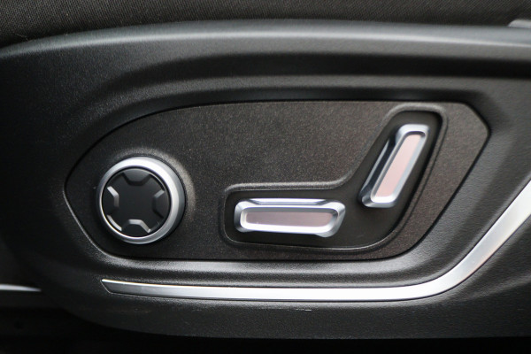 Lynk & Co 01 1.5 360° Camera, Panoramadak, ACC, Keyless, Navigatie, PDC, LED, 20''