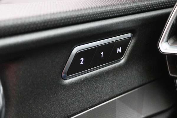 Lynk & Co 01 1.5 360° Camera, Panoramadak, ACC, Keyless, Navigatie, PDC, LED, 20''