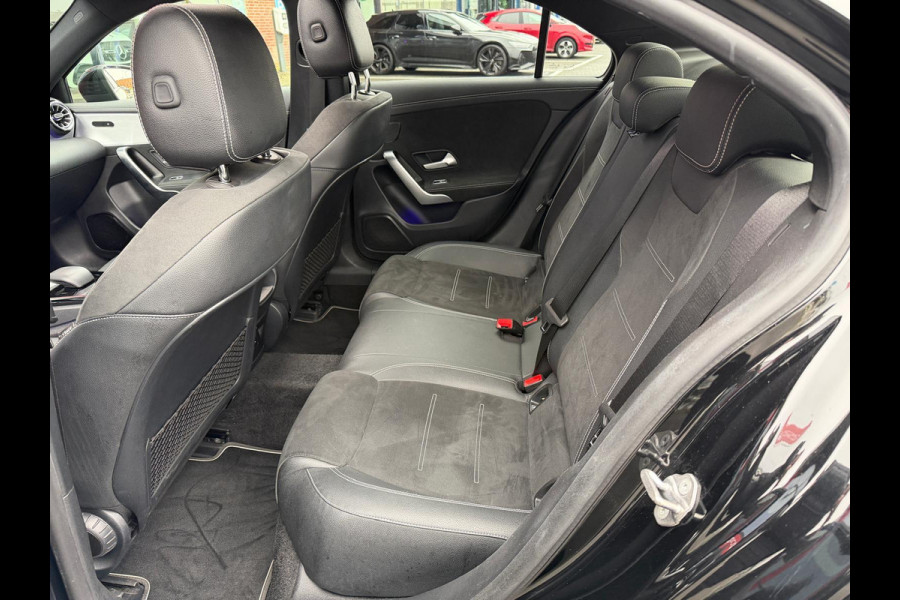 Mercedes-Benz A-Klasse 250 e AMG-pakket | Panoramadak | Alcantara