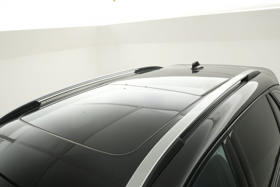 Lynk & Co 01 1.5 Zwarte hemel, Panorama dak, black pakket!!